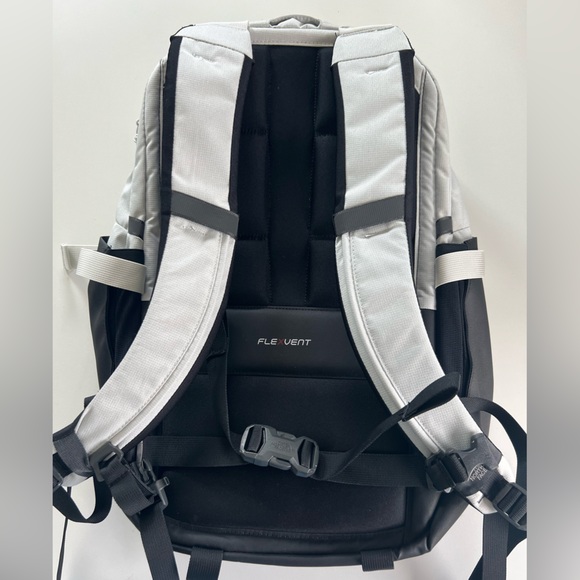 Northface recon backpack - Picture 4 of 5